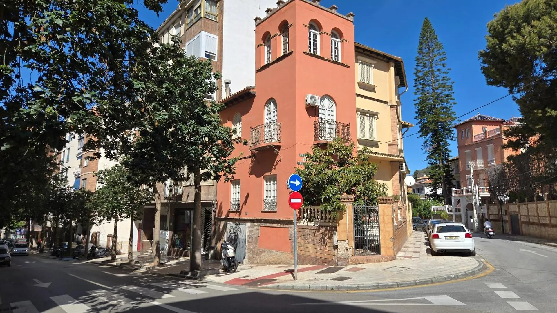 Zambra Arthouse By Del Parque Flats Apartment Malaga Spain
