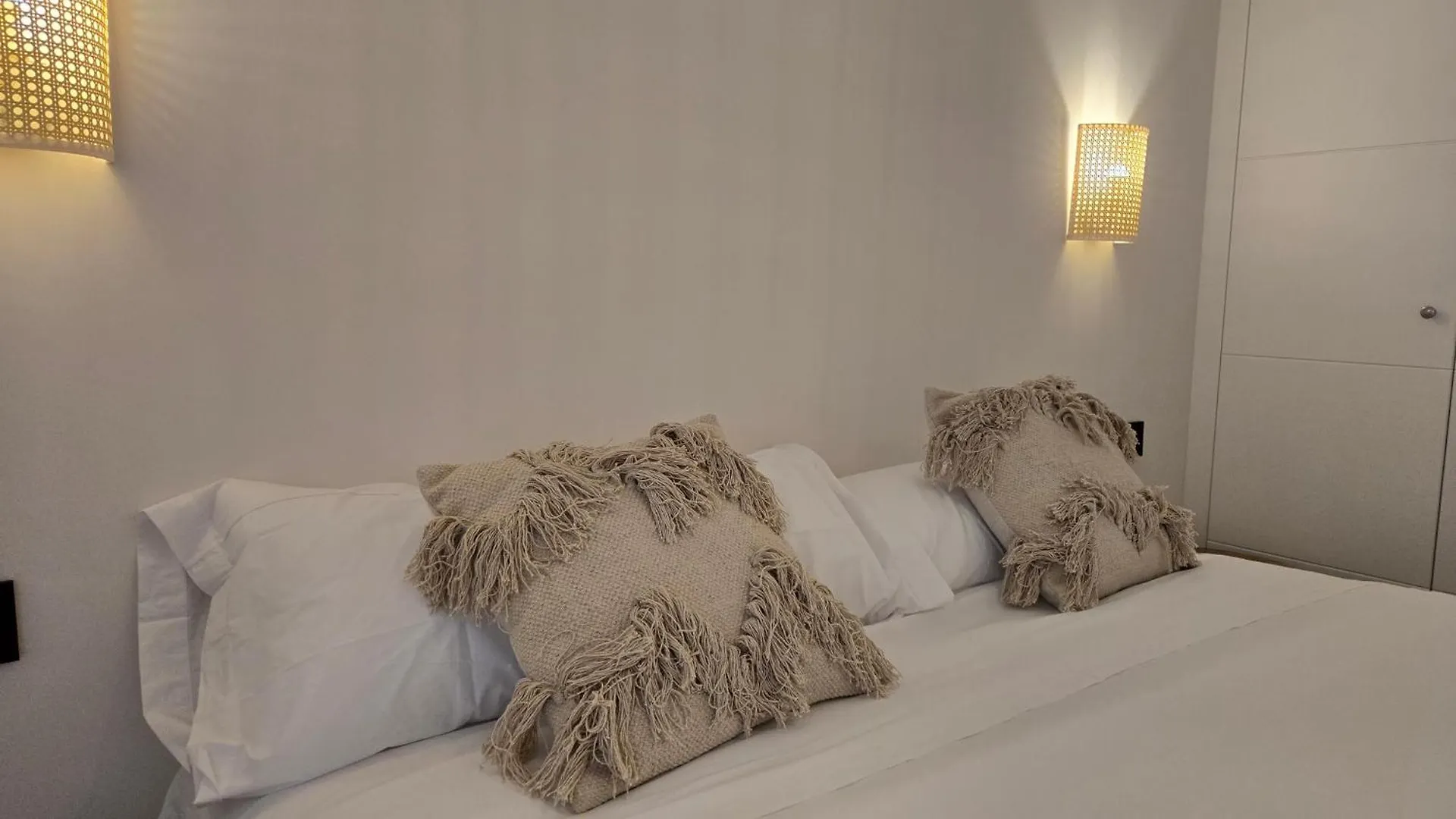 Zambra Arthouse By Del Parque Flats Apartment Malaga