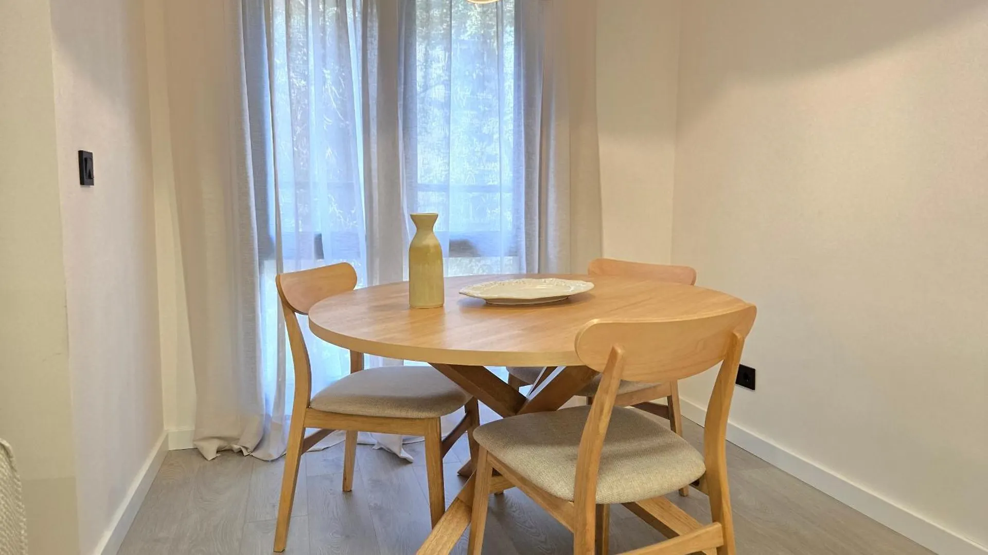 Zambra Arthouse By Del Parque Flats Apartment Malaga