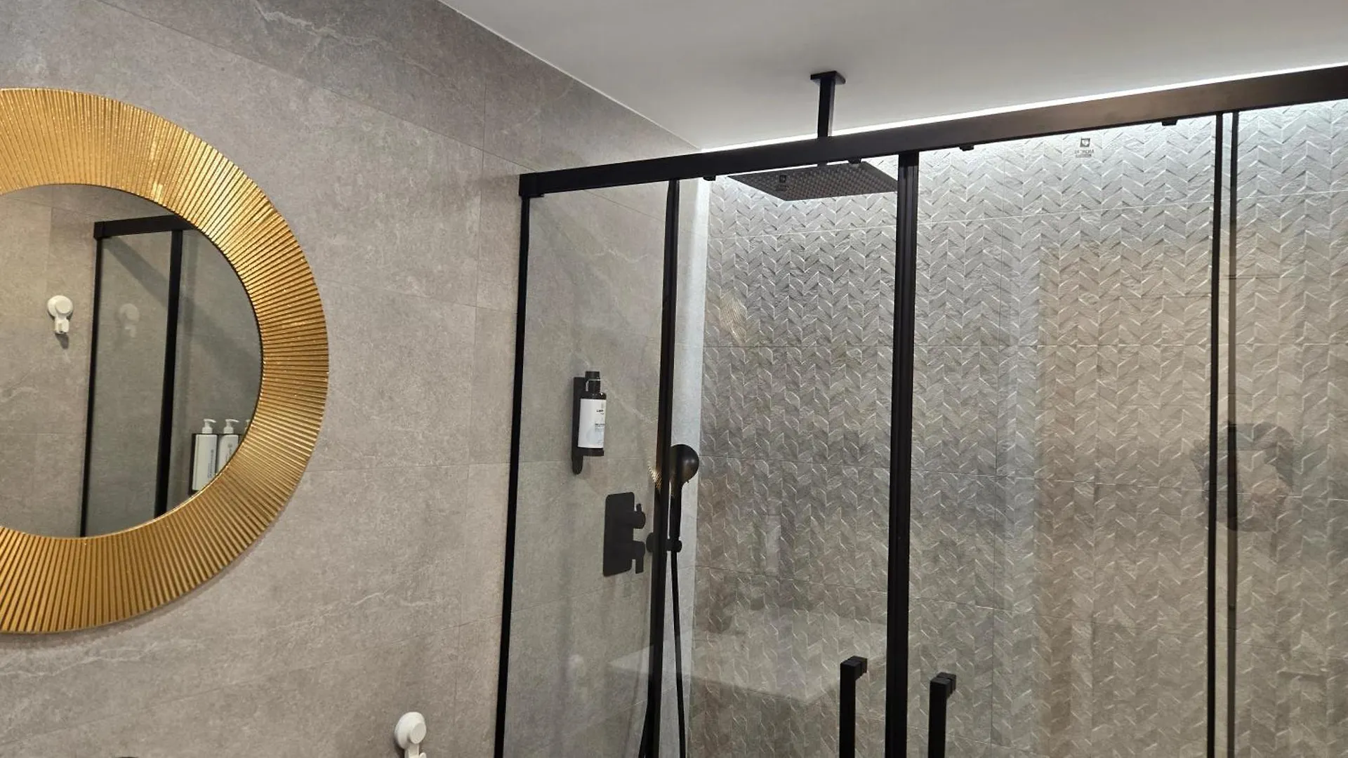 Zambra Arthouse By Del Parque Flats Apartment Malaga Spain