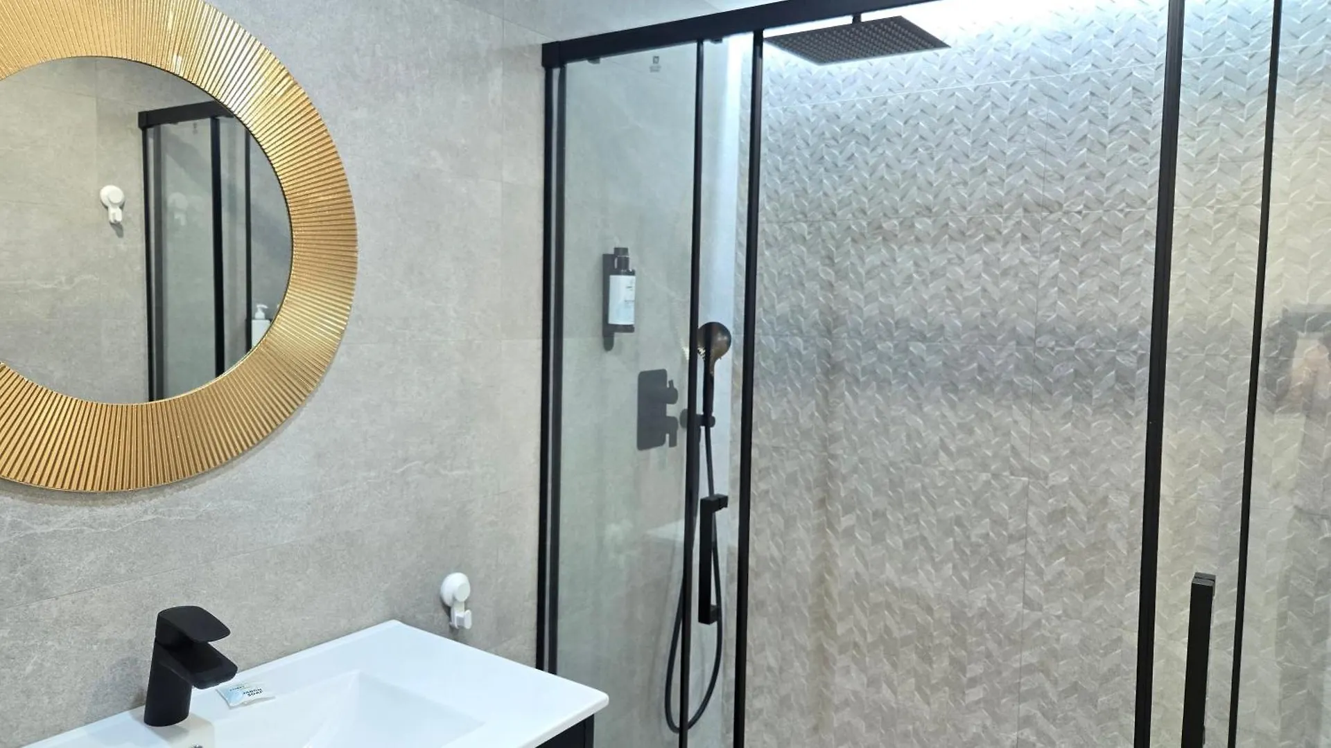 Zambra Arthouse By Del Parque Flats Apartment Malaga Spain