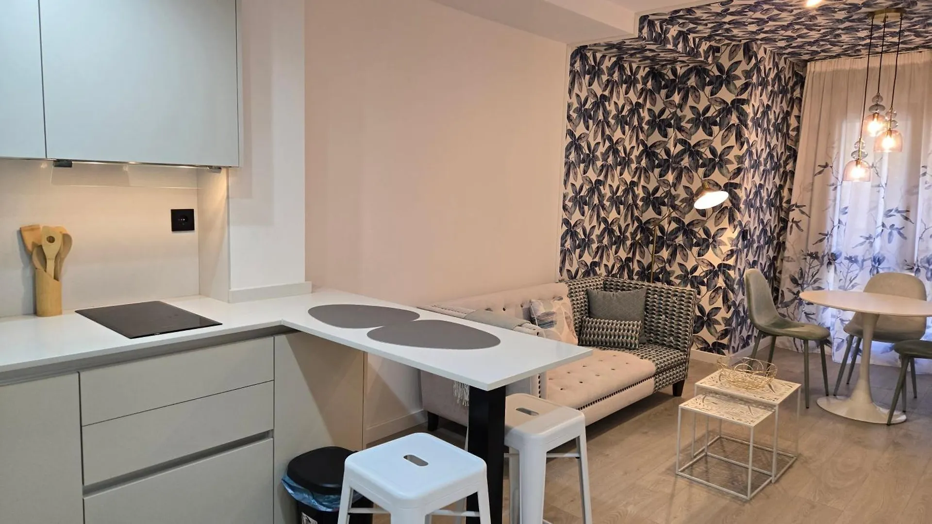 Zambra Arthouse By Del Parque Flats Apartment Malaga Spain